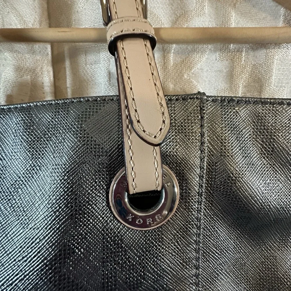 Michael Kors Jet Set Purse/Tote Handbag Metallic Silver Gray With Silver Hardwre